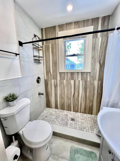 Modern Apartment - 3 Bedrooms, 2 Bathrooms New York Exterior photo