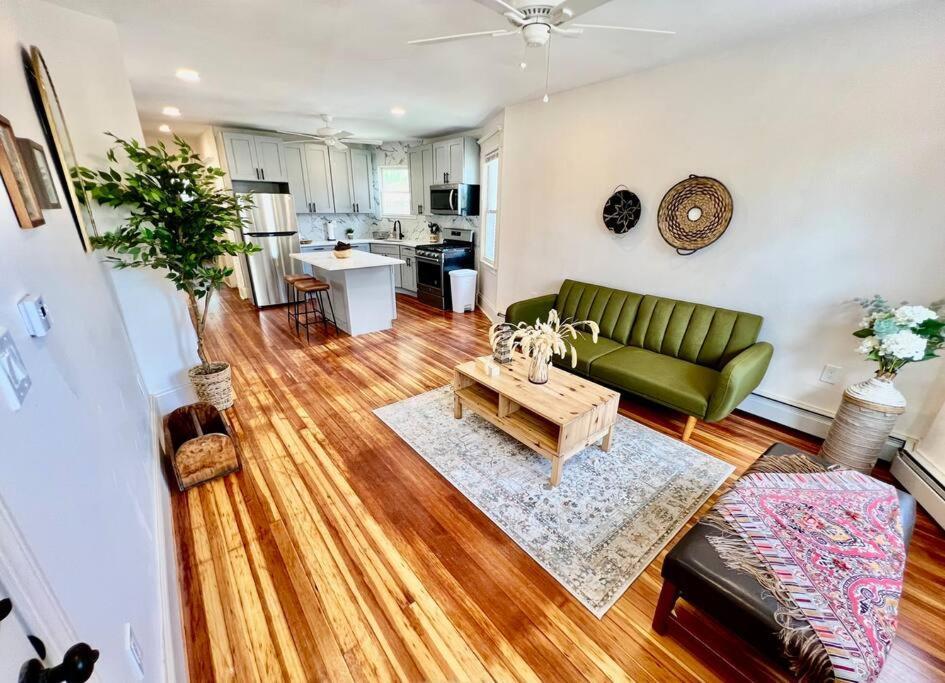 Modern Apartment - 3 Bedrooms, 2 Bathrooms New York Exterior photo